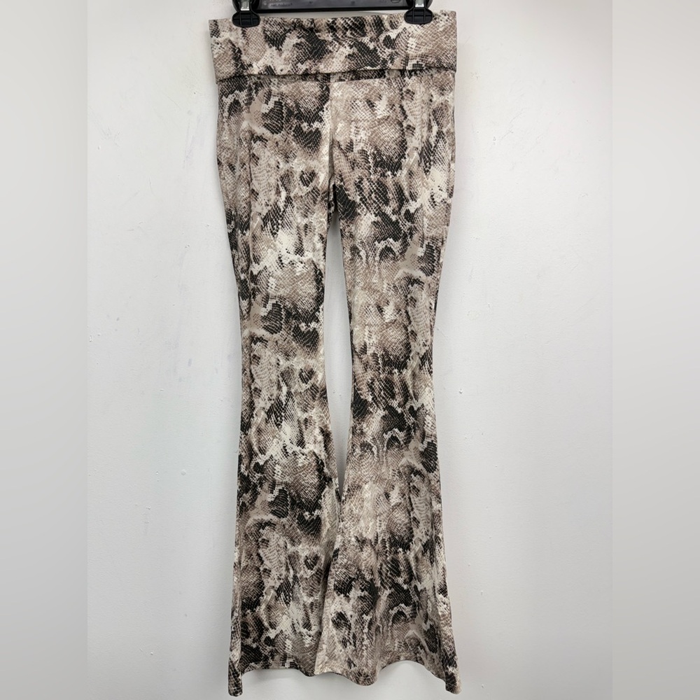 Mai Soli size Large Women’s Snake Print Pull On Fold-over Flare Leg Pants